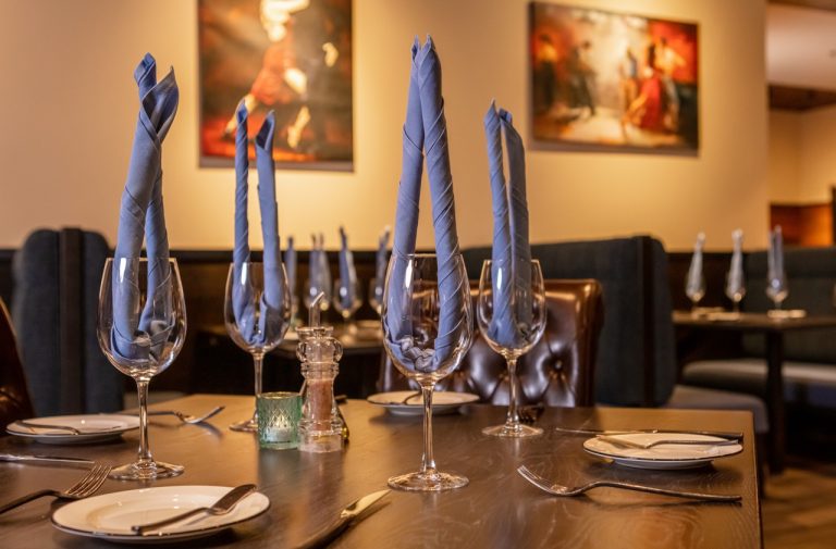 dining set at Libertango