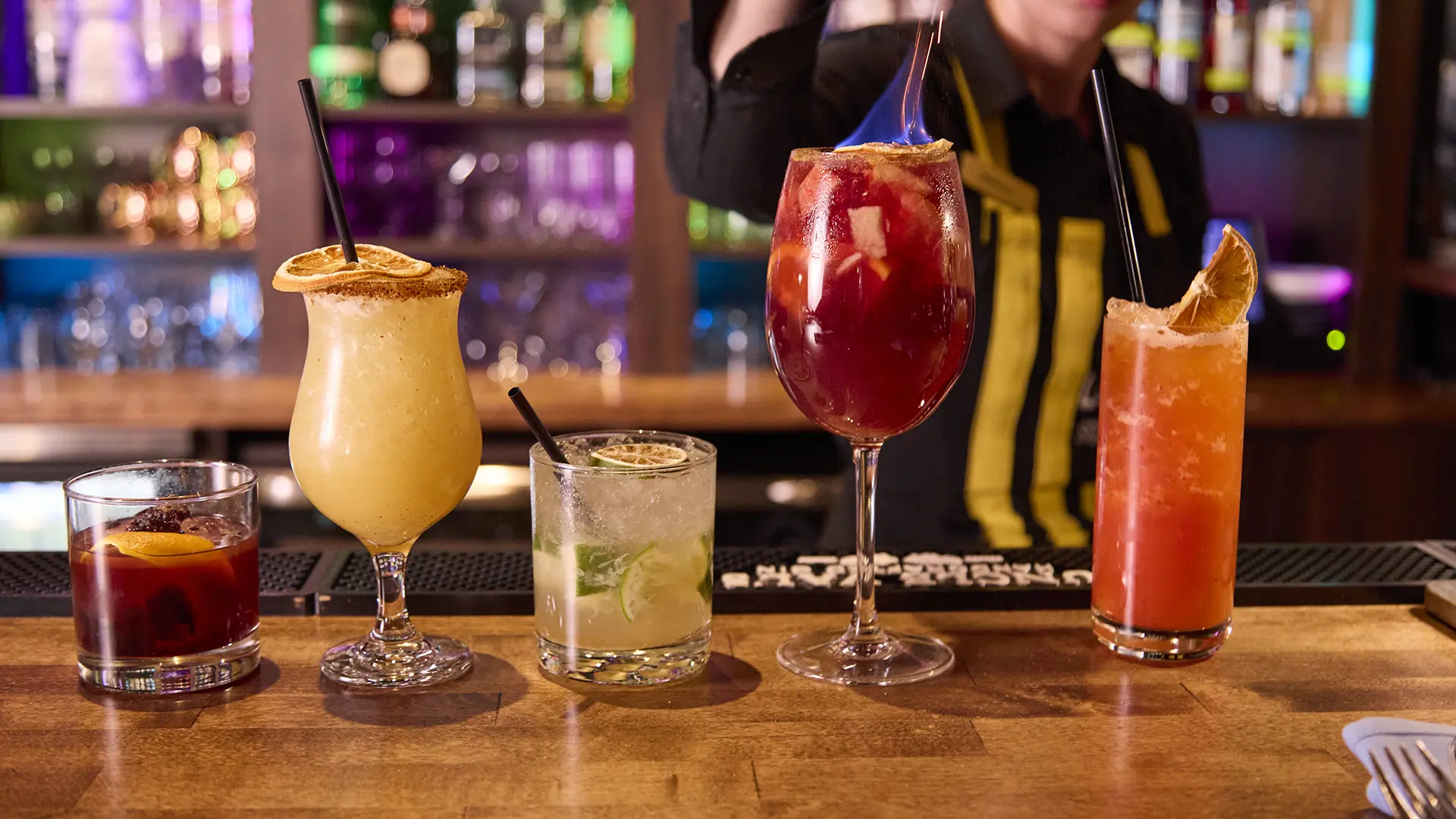 5 cocktails on the bar at Libertango